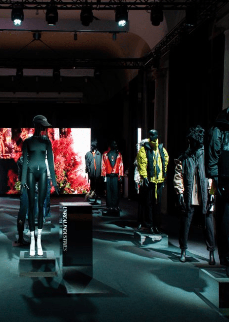 Milano Fashion Week 2024: presso il Fashion Hub a Palazzo Giureconsulti è possibile visitare le creazioni dei designer emergenti 
